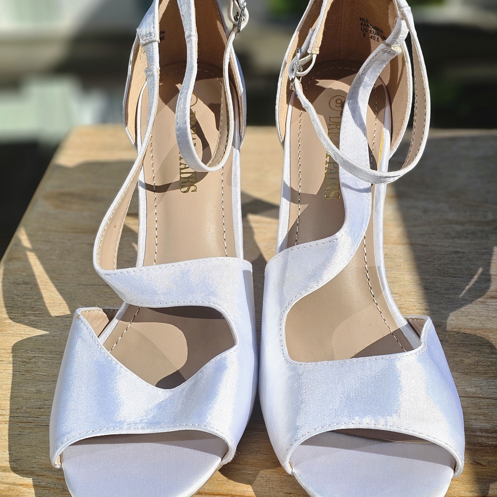 Elegant White Strappy Sandals